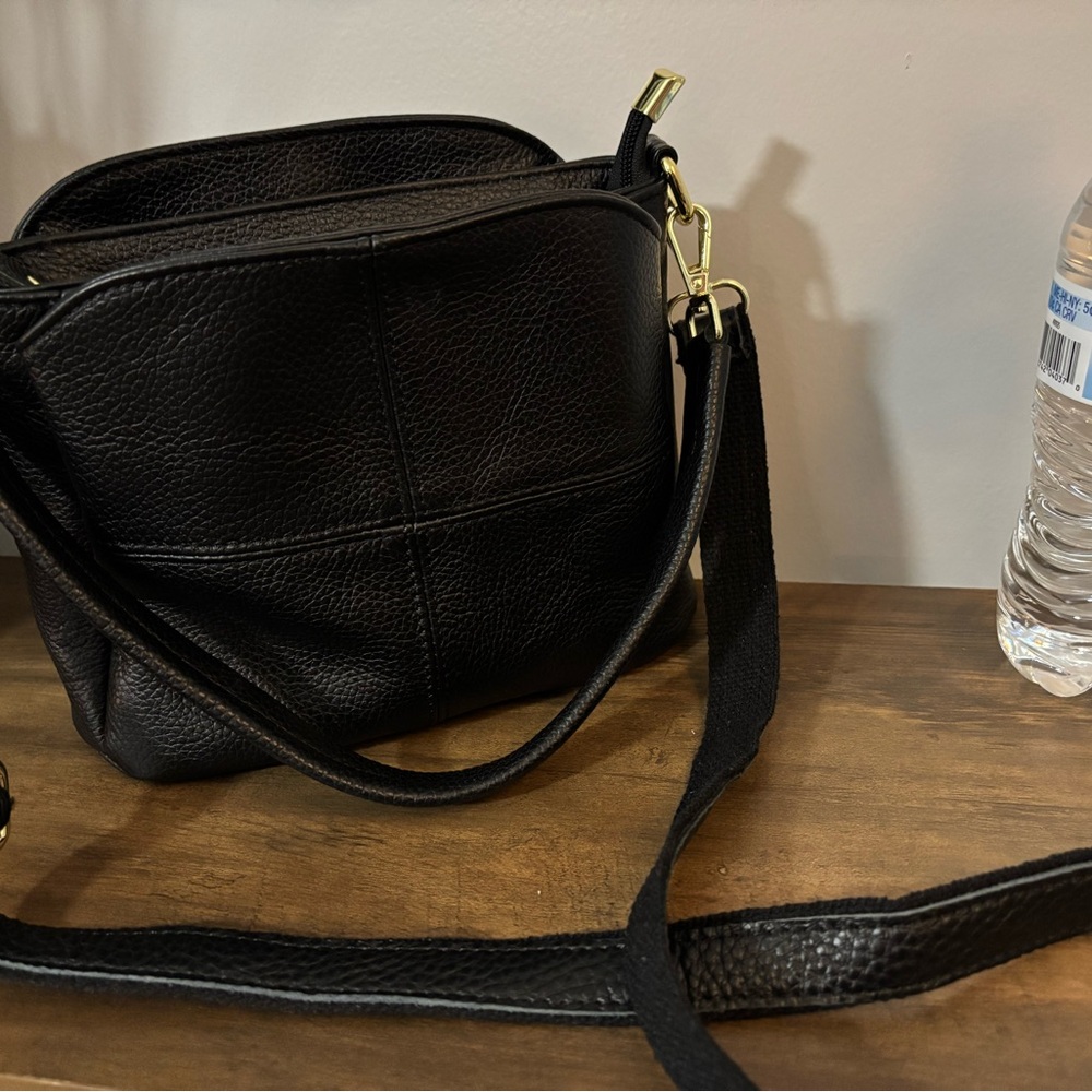 Black crossbody shoulder bag 3 compartments